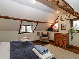 Magpie Cottage