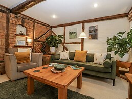 Magpie Cottage