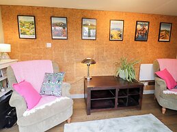 Magpie Cottage