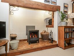 Magpie Cottage