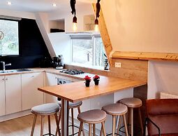 Stylish Chalet Haven Near Durbuy