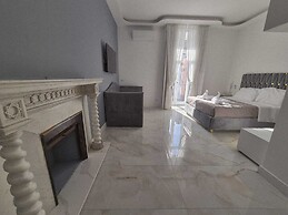 Arco Boutique Rooms