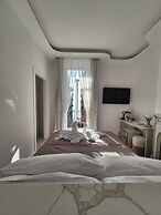 Arco Boutique Rooms