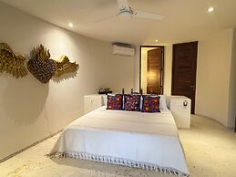 Luxury Oceanfront At Majahua