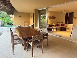 Luxury Oceanfront At Majahua