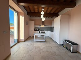 Spacious Apartment With Infinity Pool