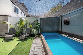 Alberca & Jacuzzi. Casa familiar Teques