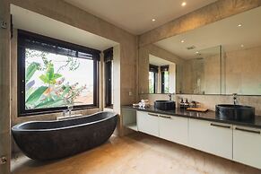 Villa Ixora by Alfred in Bali