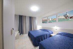 M9 REST HOUSE VENICE