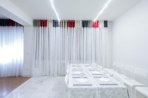 M9 REST HOUSE VENICE