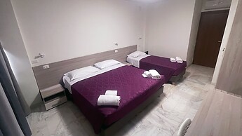 M9 REST HOUSE VENICE