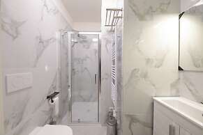 M9 REST HOUSE VENICE