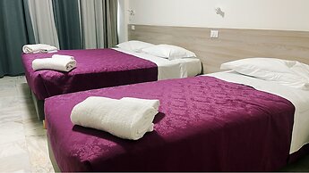 M9 REST HOUSE VENICE