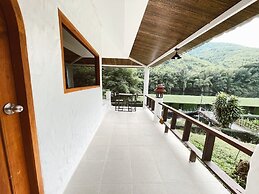 The Hub Erawan Resort