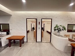 The Hub Erawan Resort