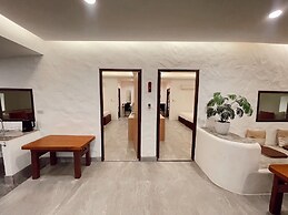The Hub Erawan Resort