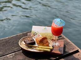 The Hub Erawan Resort