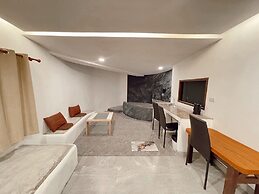 The Hub Erawan Resort