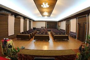 The Hub Erawan Resort