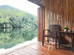 The Hub Erawan Resort