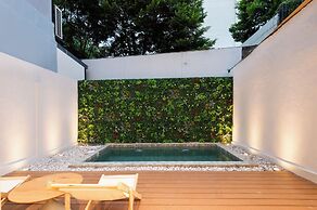 Spacious 4BR Muji Home With Loft & Pool in Ekkamai