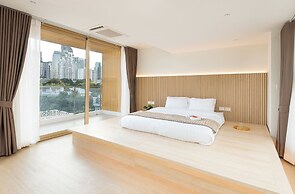 Spacious 4BR Muji Home With Loft & Pool in Ekkamai