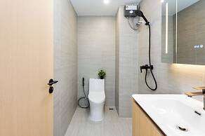 Spacious 4BR Muji Home With Loft & Pool in Ekkamai