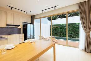 Spacious 4BR Muji Home With Loft & Pool in Ekkamai
