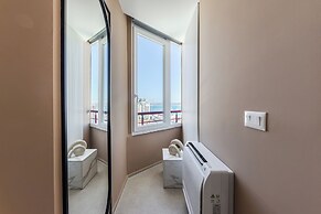 Marina Jacuzzi Suites 2 by  PS