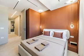 Marina Jacuzzi Suites 2 by  PS