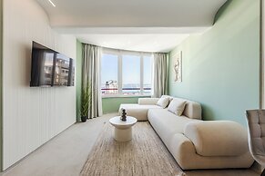 Marina Jacuzzi Suites 2 by  PS