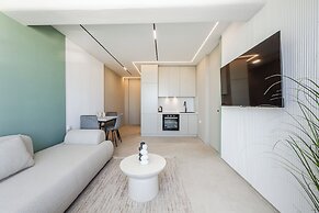 Marina Jacuzzi Suites 2 by  PS
