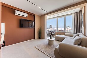 Marina Jacuzzi Suites 2 by  PS