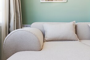 Marina Jacuzzi Suites 2 by  PS