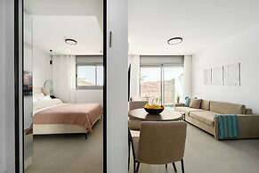 Modern Eilat Escape by Sea N' Rent