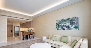 LUX Iconic Views at Palm Tower Suite 6