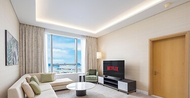 LUX Iconic Views at Palm Tower Suite 6