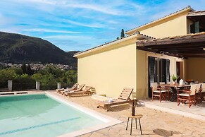 Elite Villa Ena in Ano Korakiana