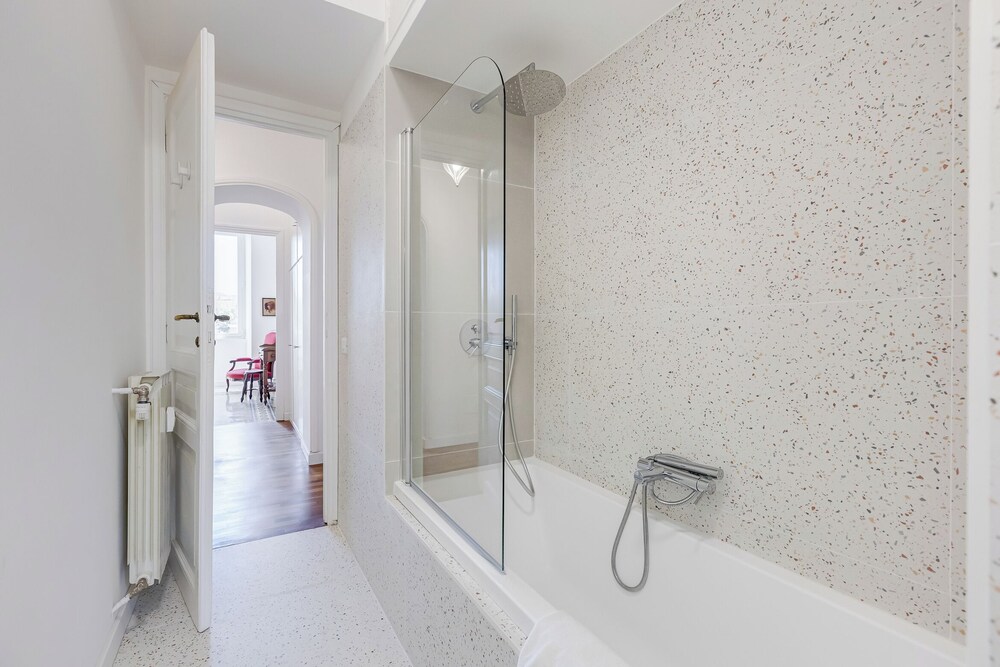 Elegant 3-Bedroom Apt in Piazza Mazzini
