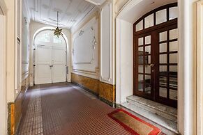 Elegant 3-Bedroom Apt in Piazza Mazzini