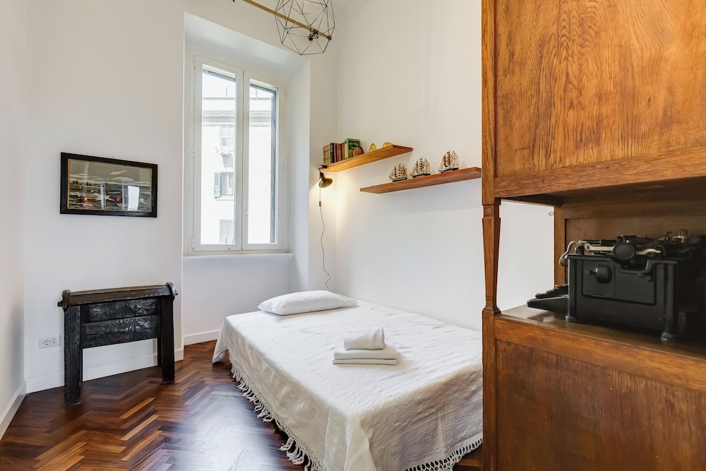Elegant 3-Bedroom Apt in Piazza Mazzini