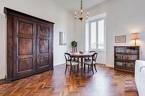 Elegant 3-Bedroom Apt in Piazza Mazzini