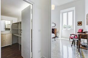 Elegant 3-Bedroom Apt in Piazza Mazzini