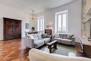 Elegant 3-Bedroom Apt in Piazza Mazzini