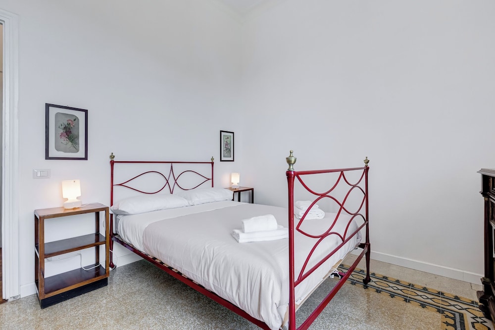 Elegant 3-Bedroom Apt in Piazza Mazzini