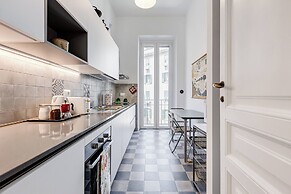 Elegant 3-Bedroom Apt in Piazza Mazzini
