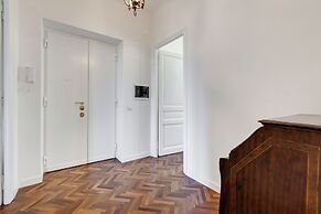 Elegant 3-Bedroom Apt in Piazza Mazzini