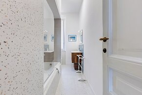 Elegant 3-Bedroom Apt in Piazza Mazzini