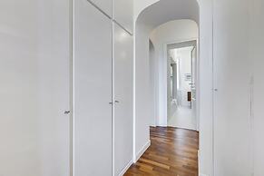 Elegant 3-Bedroom Apt in Piazza Mazzini