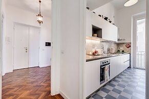 Elegant 3-Bedroom Apt in Piazza Mazzini